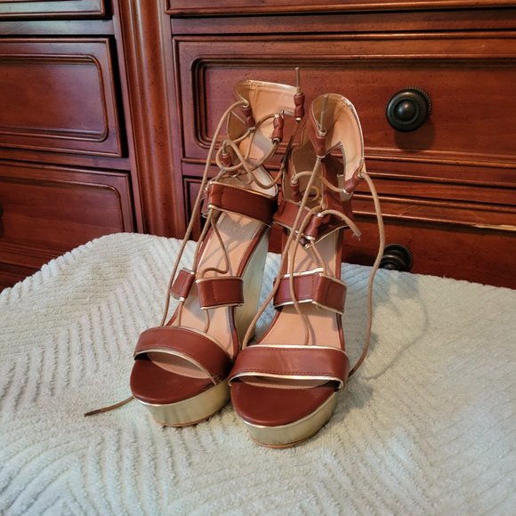 Wedge Sandal size 8 - Picture 2 of 5